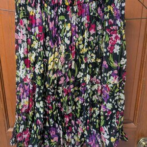 Women's short skirt -- size Large